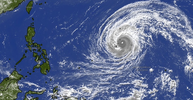 Siêu bão Sinlaku đang đổi hướng, Biển Đông thoát nguy hiểm