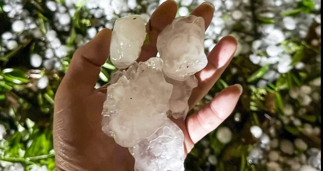 Cảnh báo mưa đá, giông lốc diện rộng ở miền Bắc từ đêm 16/4, nguy cơ thời tiết cực đoan