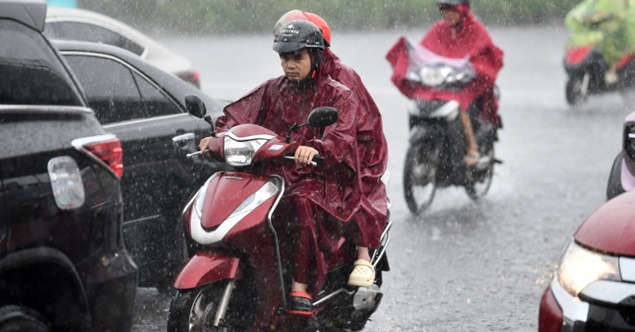 Dự báo thời tiết 20/4/2026: Hà Nội vẫn có mưa giông, trời mát