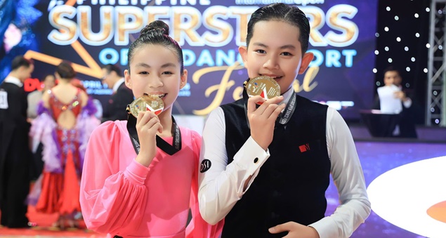 Con trai Khánh Thi - Phan Hiển "run rẩy" ra sân đấu vẫn xuất sắc cùng bạn nhảy đạt 2 huy chương vàng cho Việt Nam