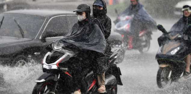 Không khí lạnh tràn về sát kỳ nghỉ lễ 30/4, miền Bắc có nơi mưa lớn, Hà Nội chỉ 22 độ