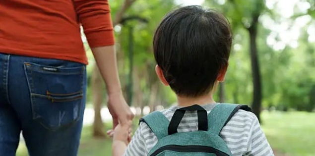 Sau kỳ nghỉ dài, làm sao để giúp con “đánh bại” cơn lười học?