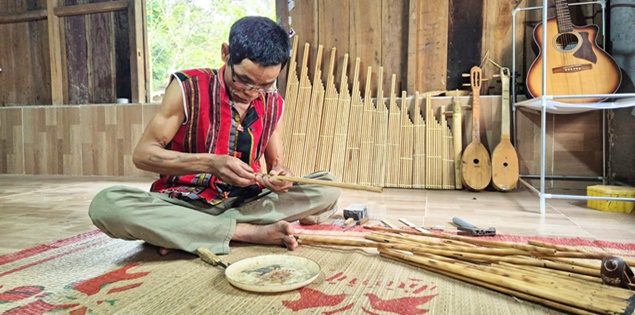 Người giữ tiếng đàn Ta lư giữa đại ngàn Trường Sơn