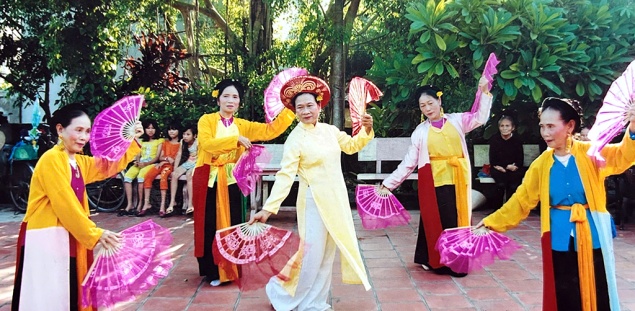 Giữ hồn quê trong tiếng chèo làng Đặng