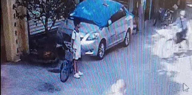 Cậu bé nhặt được 2 triệu đồng đánh rơi và hành động đáng khen
