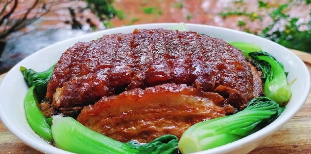 Khâu nhục - món ăn cầu kỳ của người Tày, Nùng, chứa đựng câu chuyện văn hóa qua từng lớp thịt mềm tan