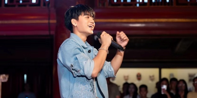 "Công tử văn thơ" và khao khát đưa nét đẹp dân tộc đến gần khán giả trẻ của Mono