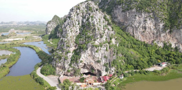Khám phá ngôi đền - chùa nằm hoàn toàn trong hang đá ở Quảng Ninh