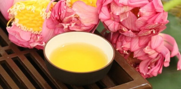 Mùa sen về Quảng An tìm hiểu bí quyết ướp trà truyền thống được công nhận Di sản Quốc gia

