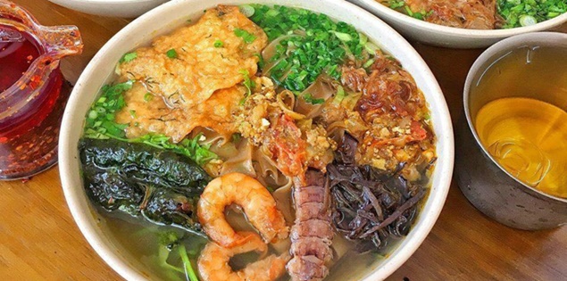 Ngày mưa nhớ bát bánh đa cua Hải Phòng mang hồn đất cảng