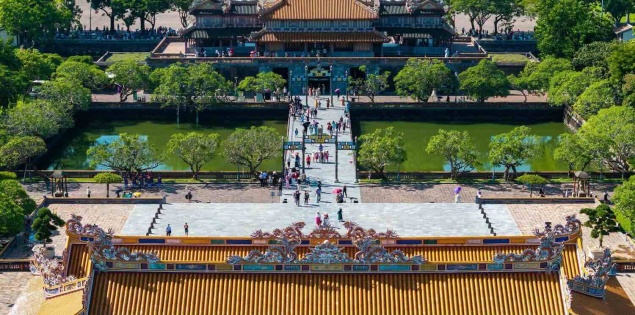 Huế hướng dẫn du khách tham quan di sản an toàn mùa hè