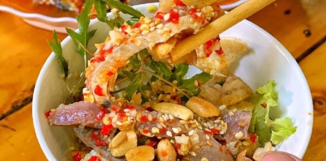 Gỏi cá Nam Ô đặc sản trăm năm lưu giữ hồn cốt làng chài ở Đà Nẵng


