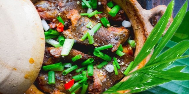 Bí quyết kho cá rô đồng thơm nức với lá gừng, ăn một lần là nhớ
