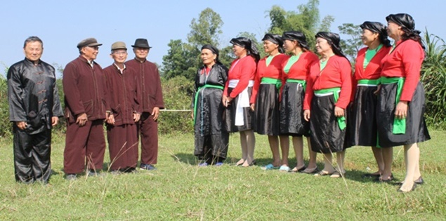 Trang phục truyền thống người Sán Dìu lưu giữ hồn văn hóa dân tộc