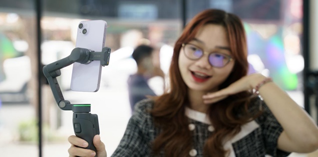 Livestream bán hàng một mình: Gimbal tracking có thể thay người cầm máy?